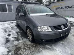 Fahrzeugabbildung Volkswagen Touran Highline Schiebedach AHK NAVI