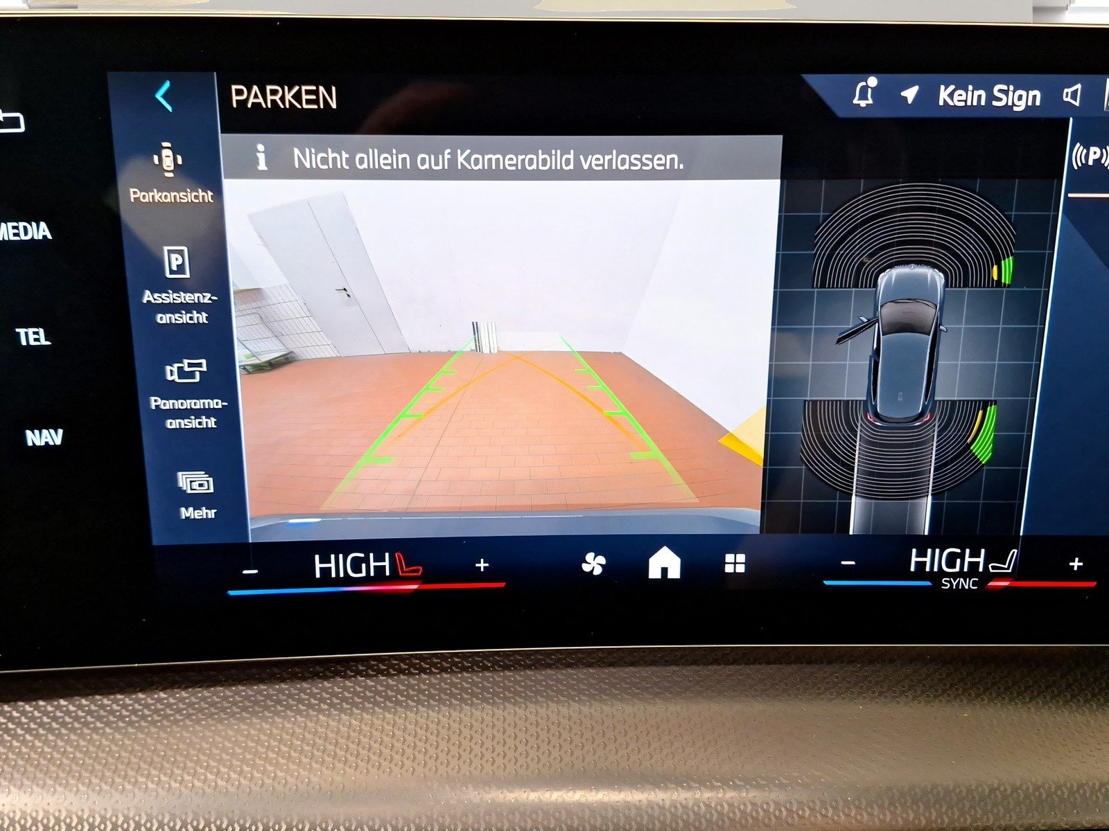 BMW 220 Active Tourer - Bild 19