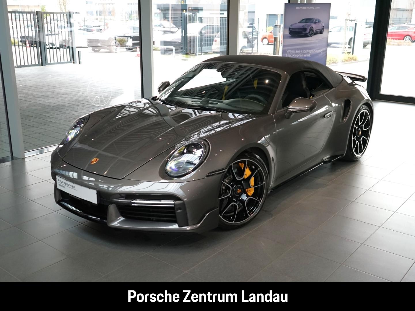 Porsche 992 911 Turbo S Cabriolet Burmester Nachtsicht