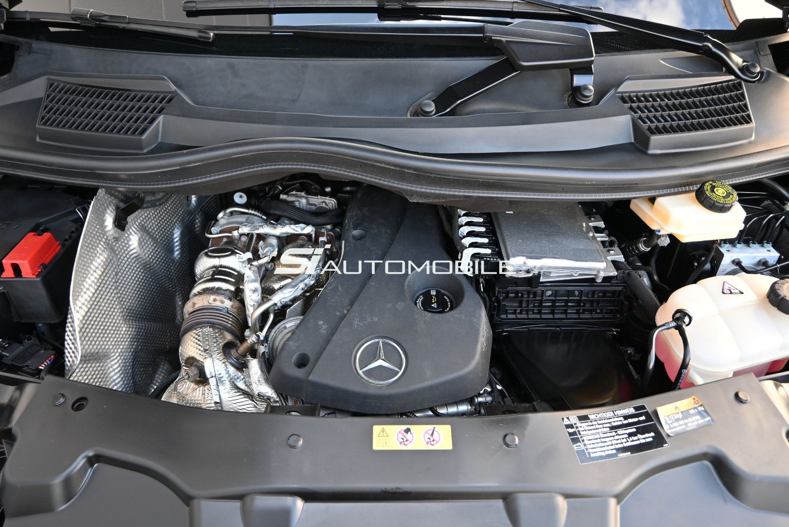 Fahrzeugabbildung Mercedes-Benz V 300 d 4Mat. Lang AVANTG. EDITION °PANO°STANDHZ