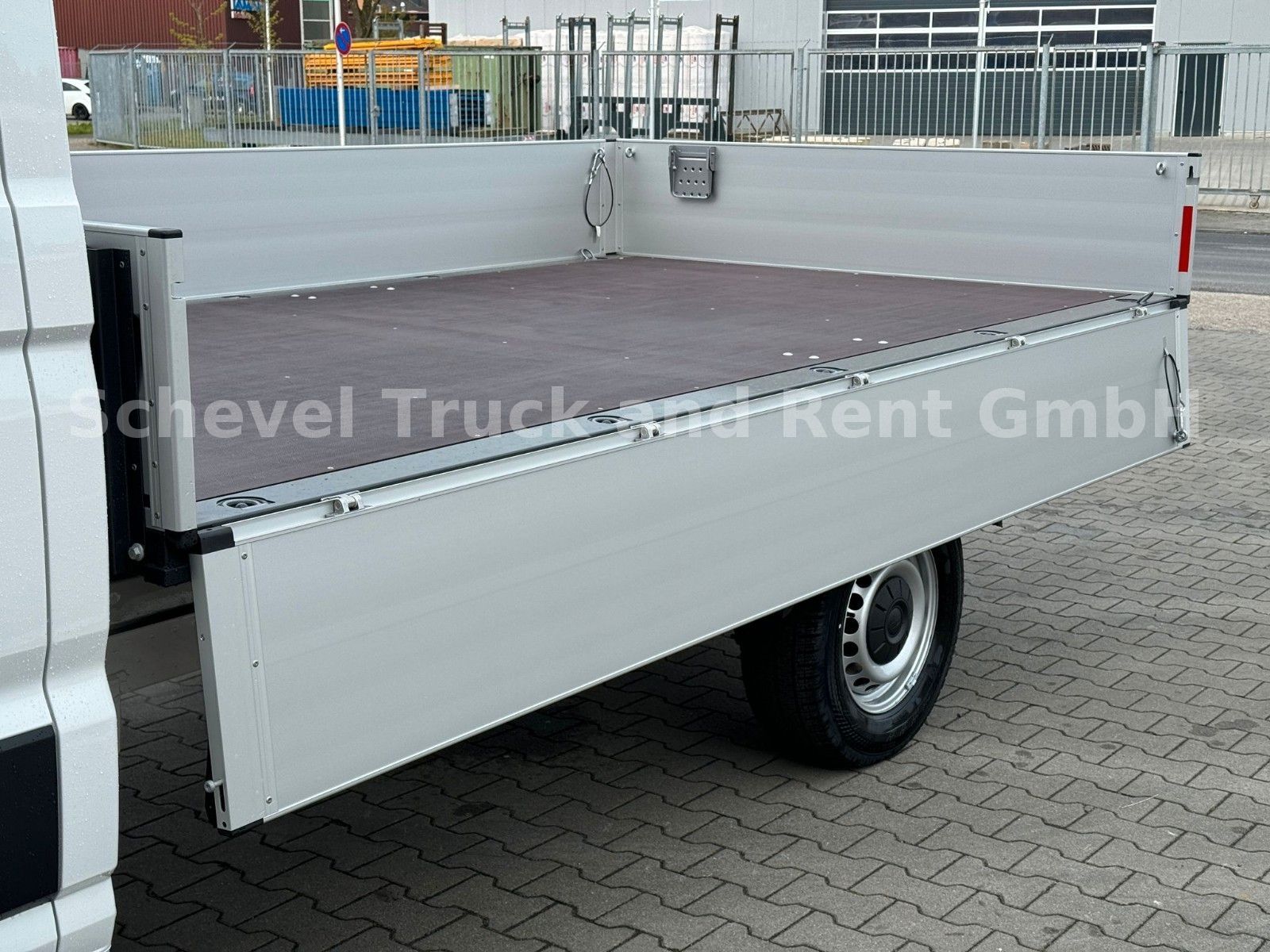 Fahrzeugabbildung MAN TGE 3.180 4x4  DoKa Pritsche Automatik