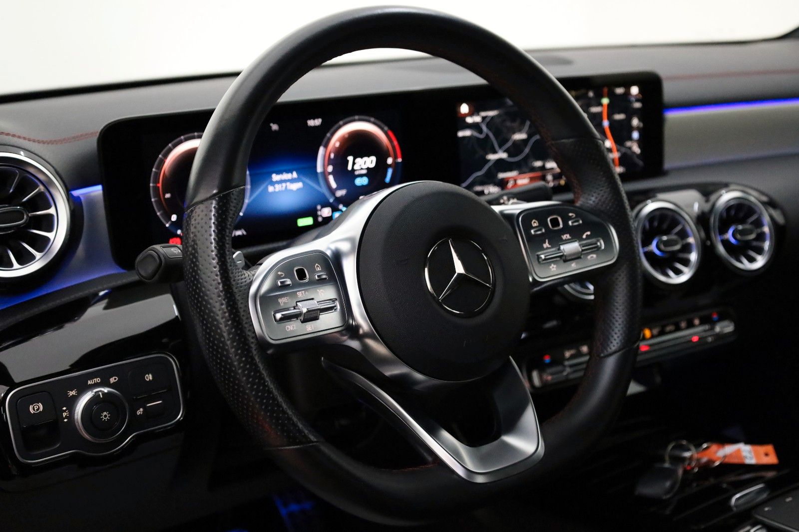 Fahrzeugabbildung Mercedes-Benz CLA 250 e Coupe AMG line,Navi,LED,SH,Kamera