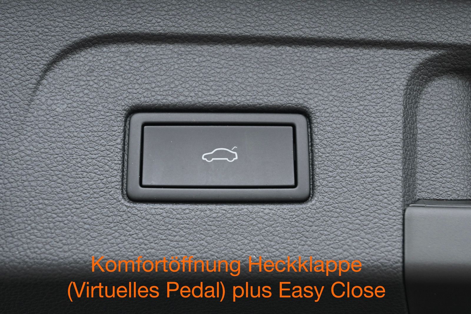 Fahrzeugabbildung Volkswagen Touran 2.0 TDI °UVP61.150€°ACC°AHK°STHZ°8-FACH°