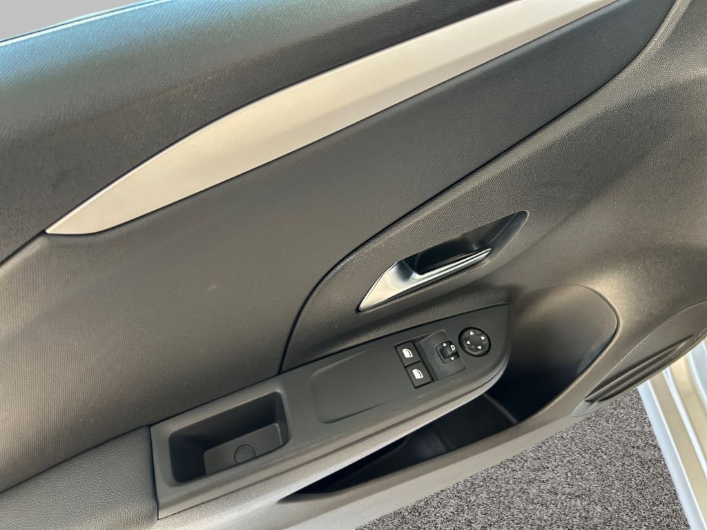 Fahrzeugabbildung Opel Corsa 1.2 Turbo Edit. Navi Sitzheizung Parkpilot