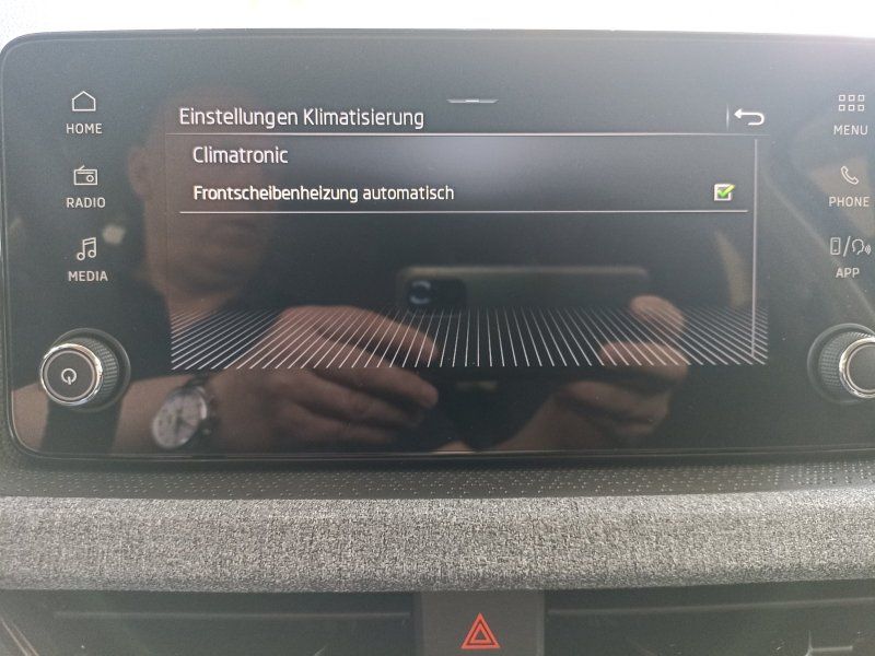 Fahrzeugabbildung SKODA Kamiq 1.0 TSI DSG Selection