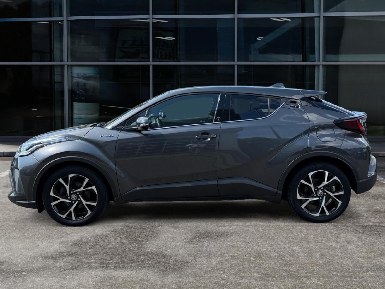 Fahrzeugabbildung Toyota C-HR Hybrid Team D