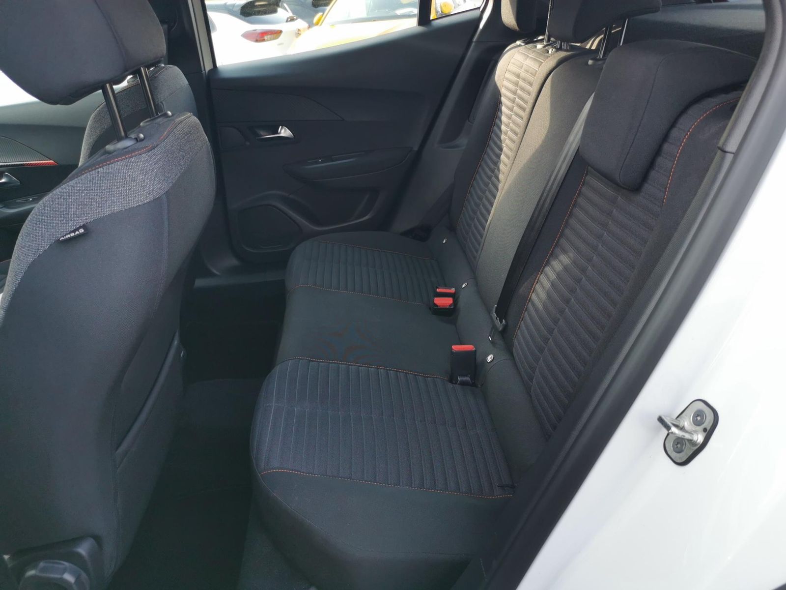 Fahrzeugabbildung Peugeot 2008 Active Pack+USB+PDC+KLIMA+DAB+TEMPOMAT+