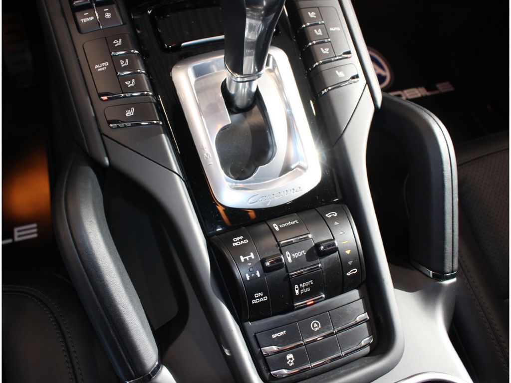 Fahrzeugabbildung Porsche Cayenne 3.0 Diesel *Pano*Standh.*Kamera