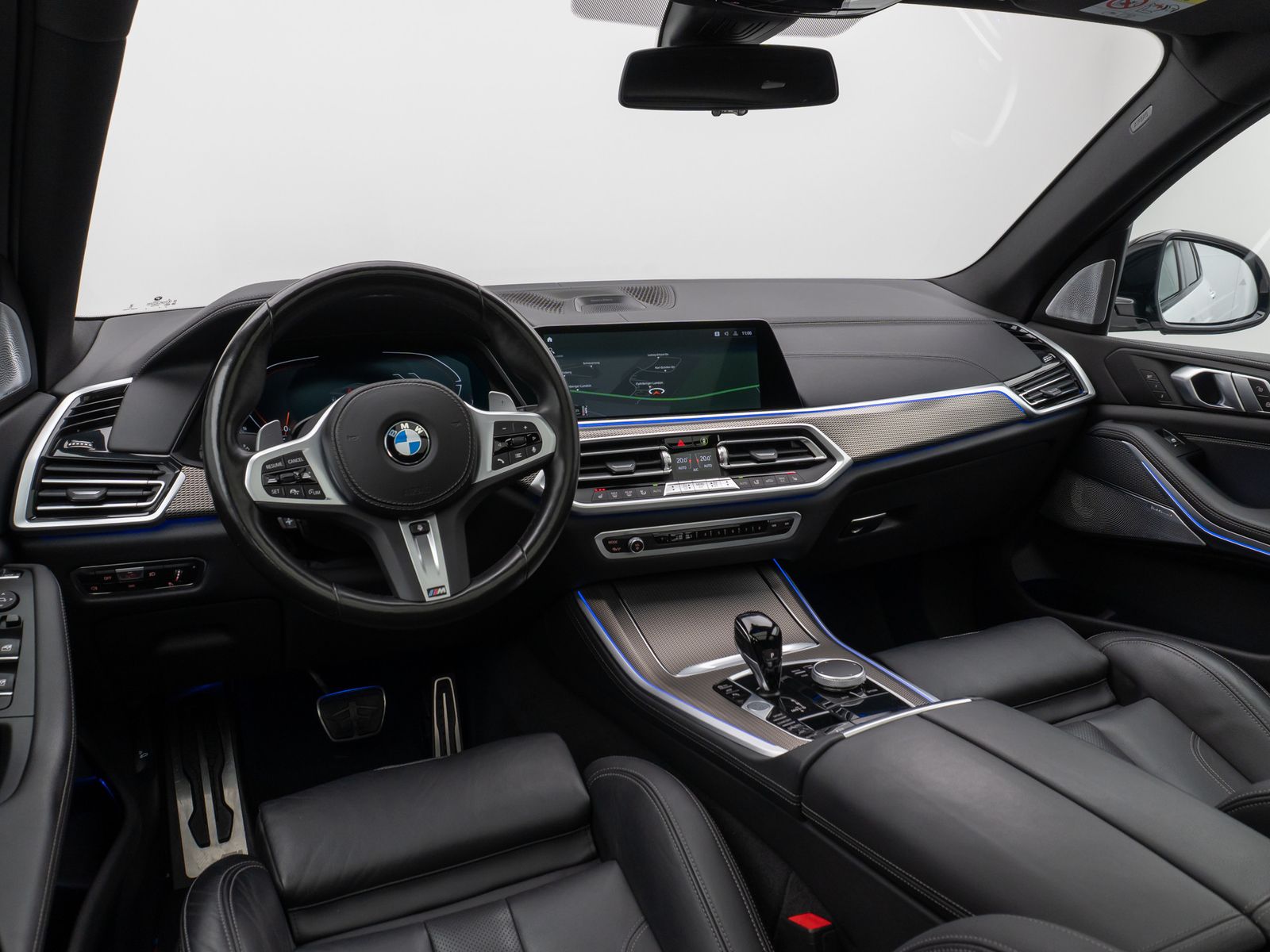 Fahrzeugabbildung BMW X5 xD30d M Sport Panorama Laser 360°HUD DAB B&W