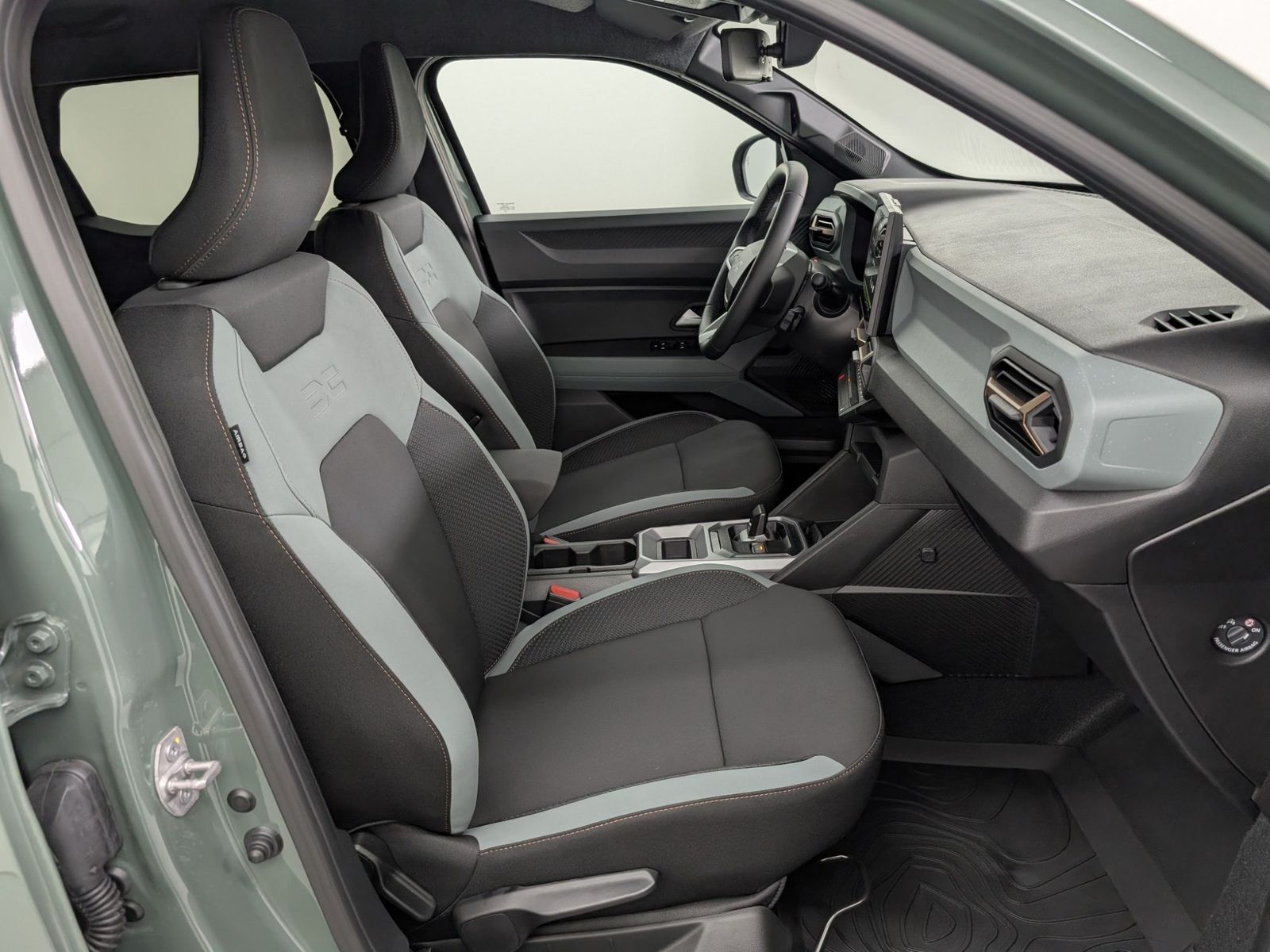 DACIA Duster Extreme Hybrid 155 Winter-Plus – Bild 12