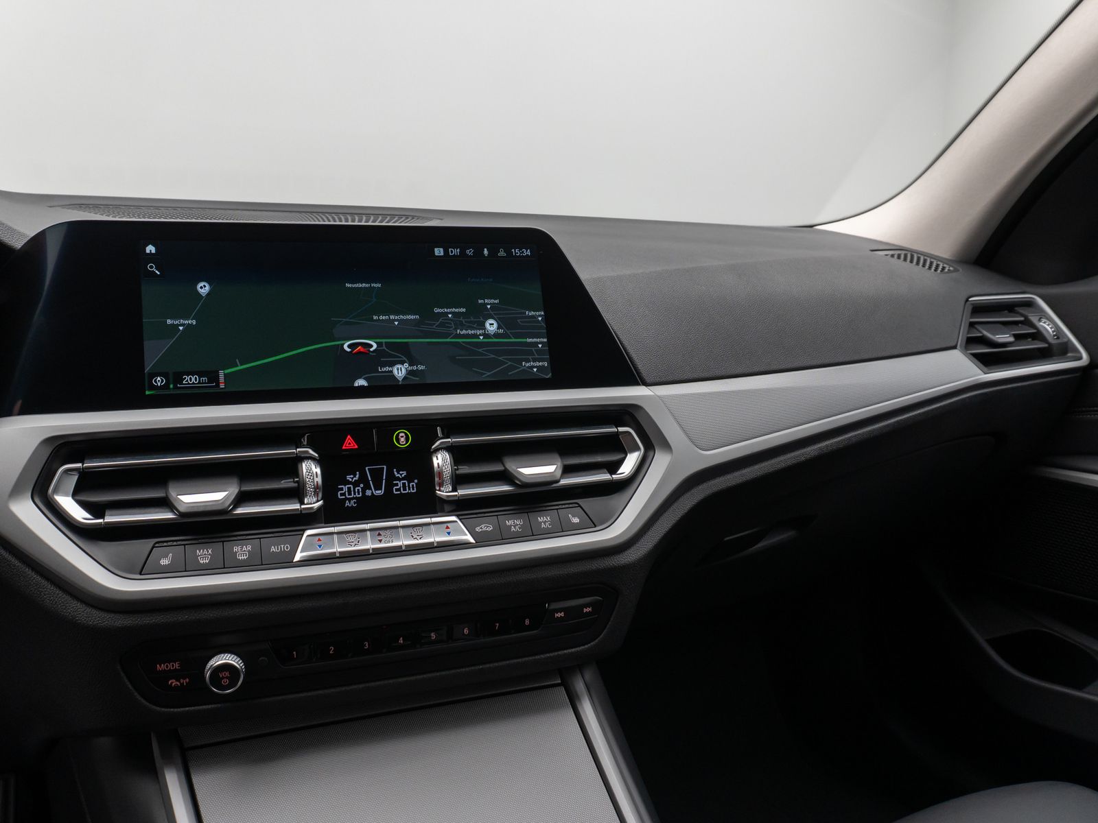 Fahrzeugabbildung BMW 320d HUD DAB Stop&Go Komfort Alarm AHK PDC Sport