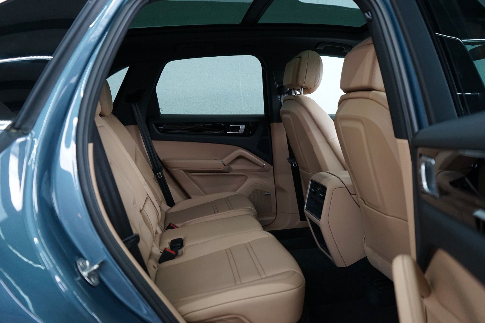 Porsche Cayenne E-Hybrid/154km/LUFT/PANO/AHK/14W/21z foto 13