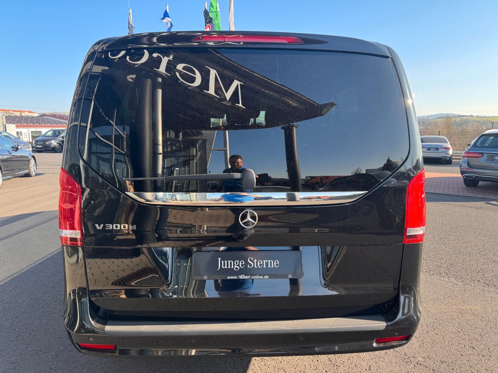 Fahrzeugabbildung Mercedes-Benz V 300 d AVA DISTRONIC AHK2,5to 360Kamera