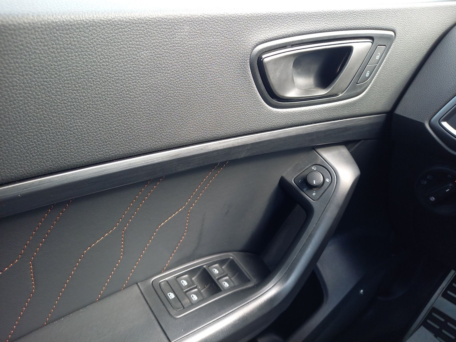Fahrzeugabbildung CUPRA Ateca Edition VZ 2.0 TSI 4DRIVE DSG ACC LED AHZ
