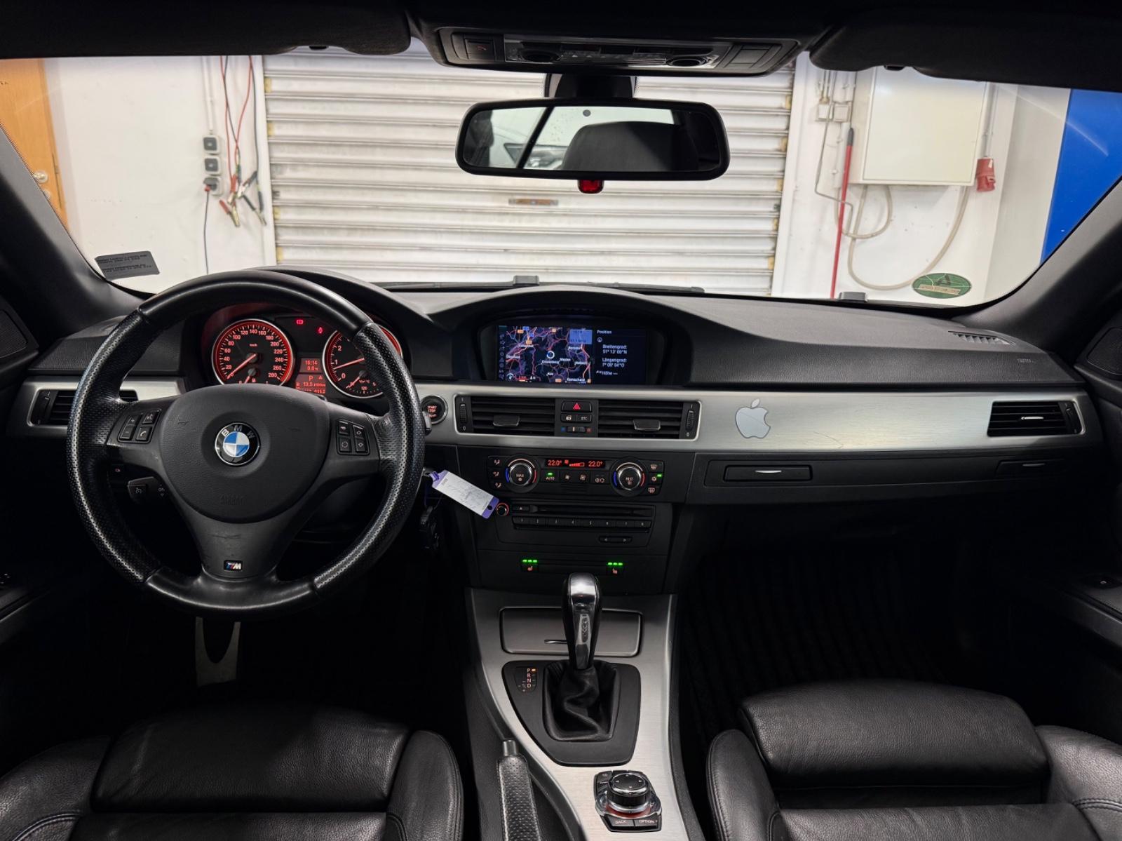 BMW 330i Cabrio*M-SPORT*NAVI*XENON*DEUTSCHES FZG*