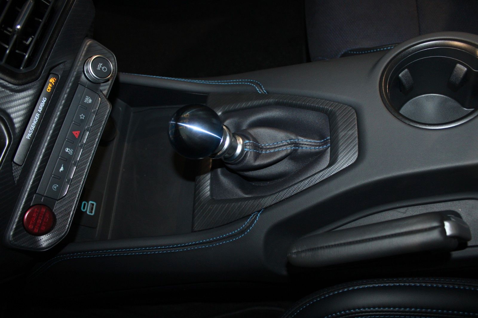 Fahrzeugabbildung Ford Mustang 5.0 TiVCT V8 Dark Horse SOFORT LIEFERBAR