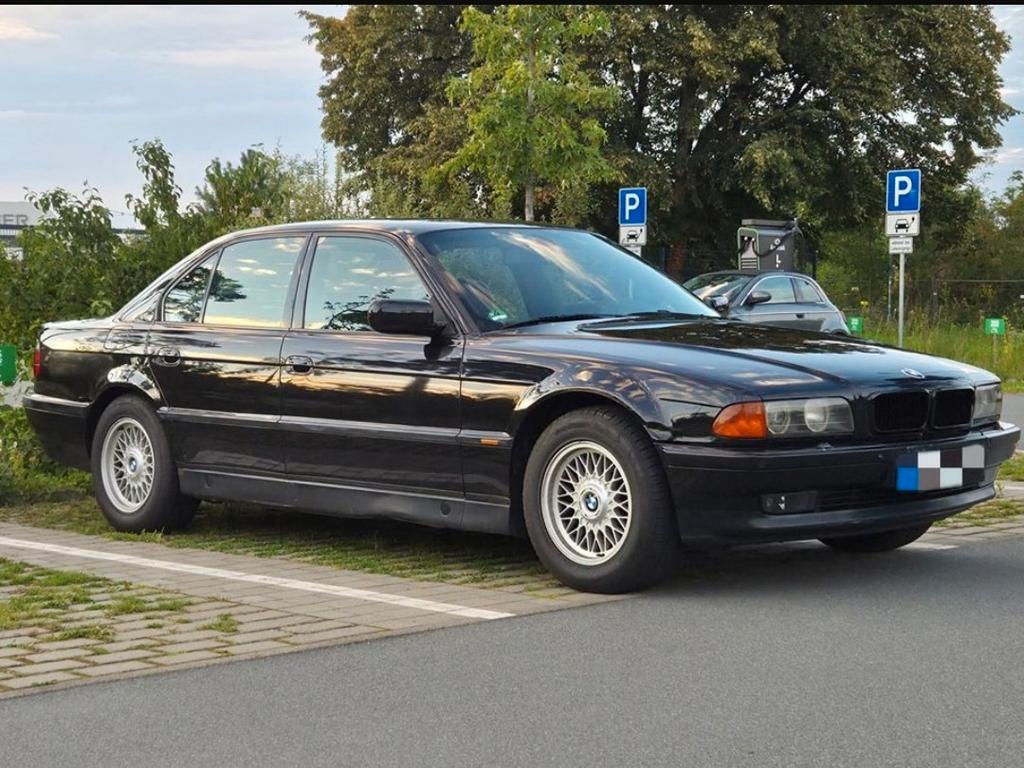 BMW 728