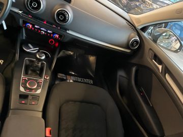 Audi A3 Sportback attraction ultra*2. Hand*Navi*Xenon