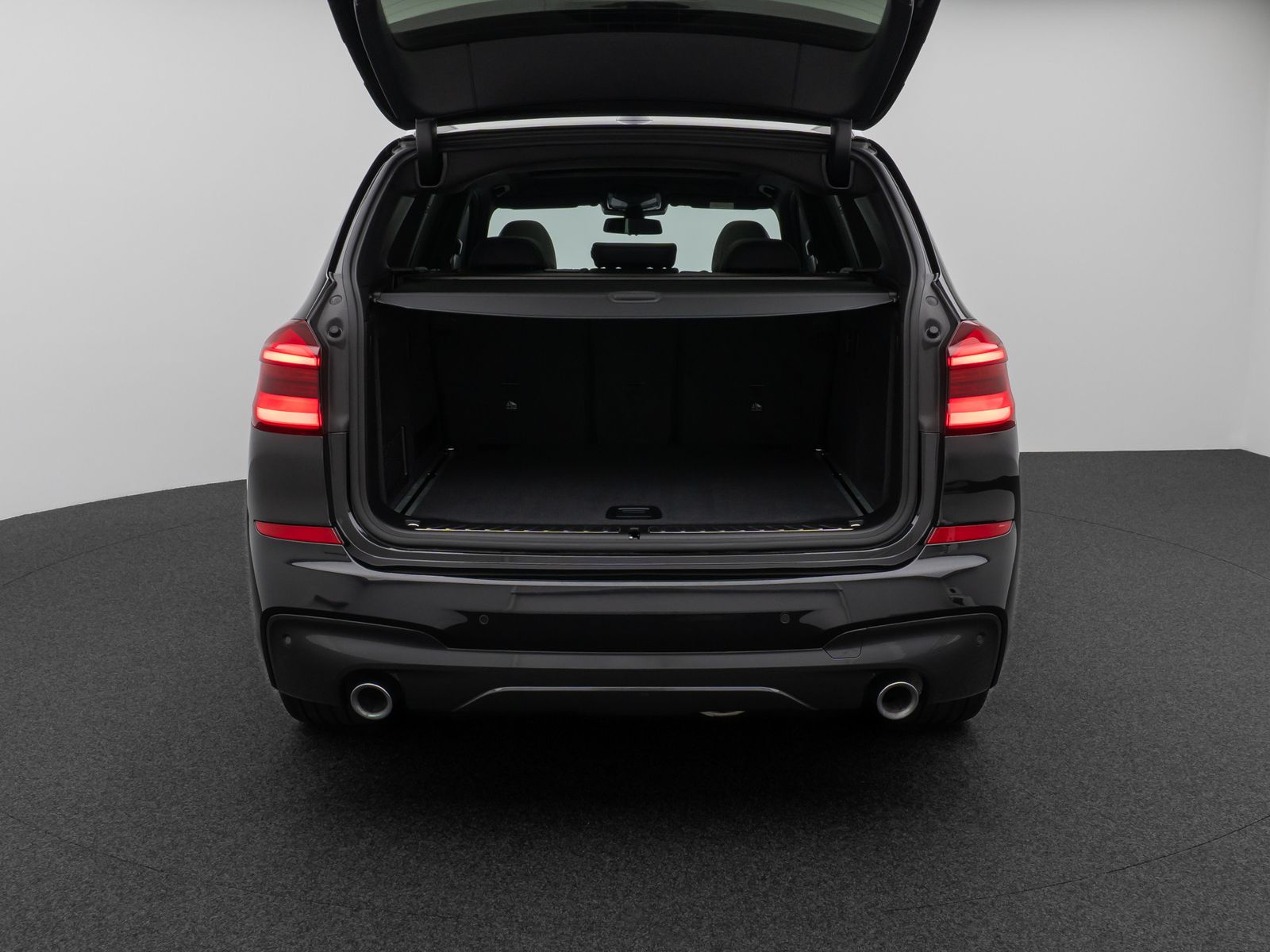 Fahrzeugabbildung BMW X3 xD30d M Sport Panorama Kamera HUD HiFi 19Zoll