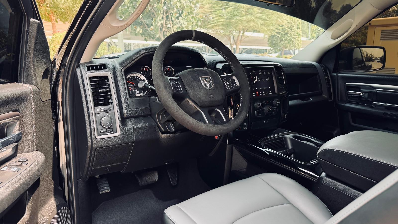 Dodge 5.7*V8*4X4*SINGLE*RAMBOX*CLEAN-CARFAX*AHK*NAVI*