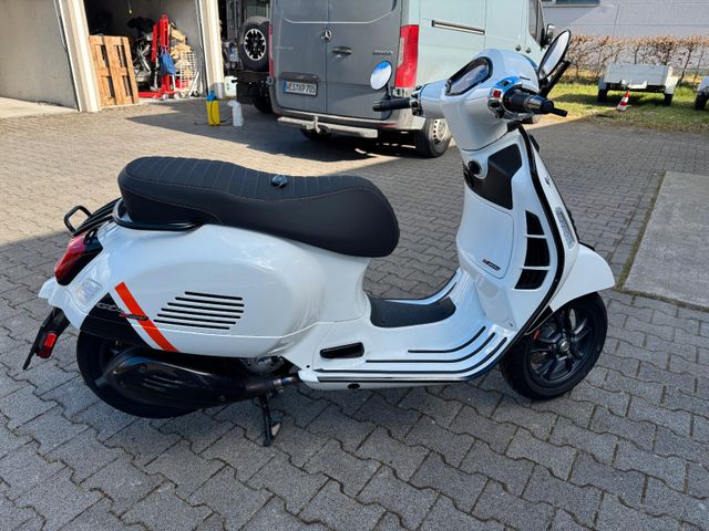 Vespa GTS 300 Super Sport