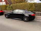 Jaguar XE 20d 180PS R-Sport Automatik R-Sport - schwarze Jaguar XE