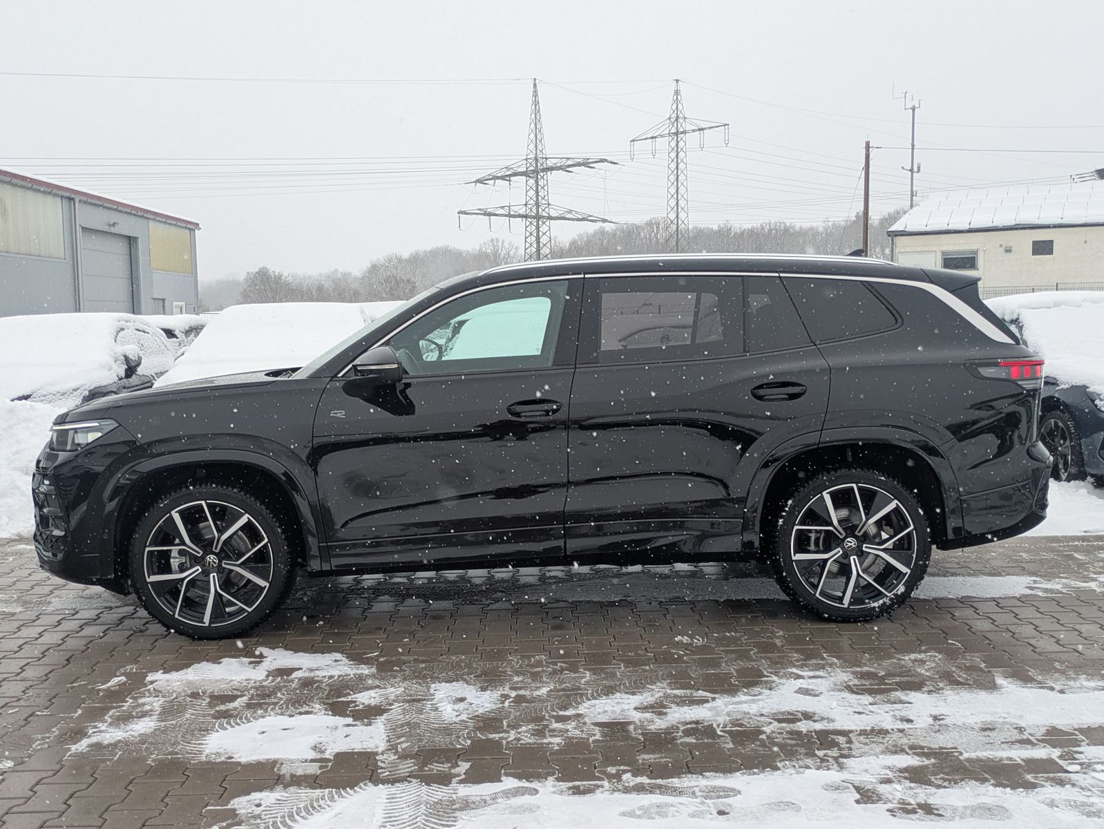 Fahrzeugabbildung Volkswagen Tayron 2.0 TDI 4M R-Line 7Si*MATRIX*AHK*PANO*HUD