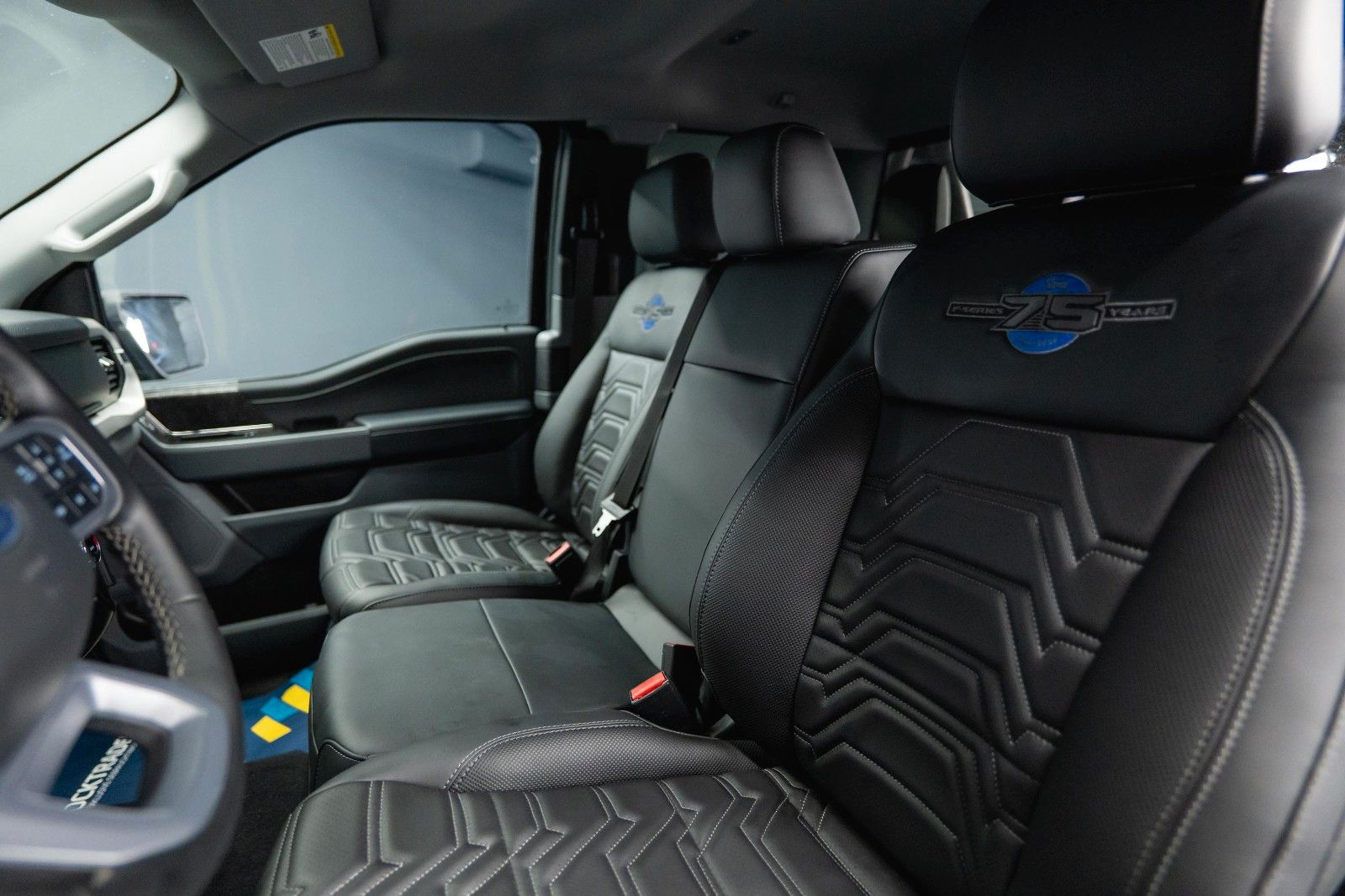 Fahrzeugabbildung Ford F150 5.0L V8 4x4 Offroad SuperCab RAPTOR 19%