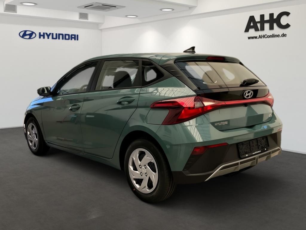 Fahrzeugabbildung Hyundai i20 1.2 5-MT Select Navi SpurH KAM PDC