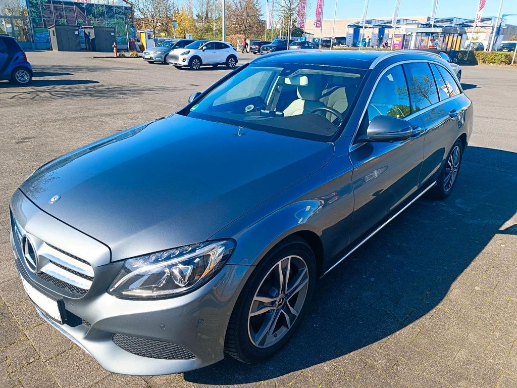 Image of Mercedes-Benz C 220