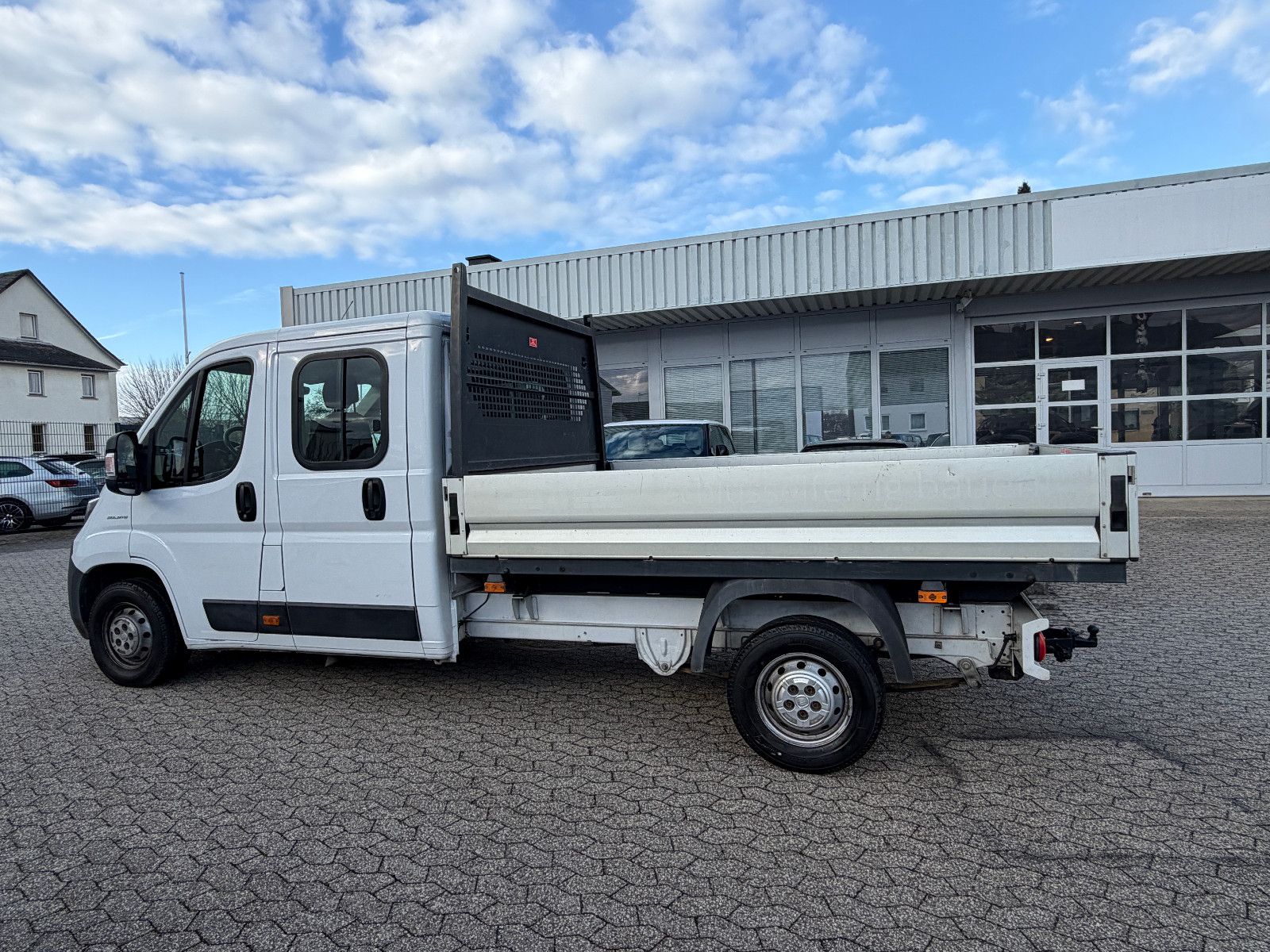 Fahrzeugabbildung Fiat Ducato Pritsche/7-SITZ Doppelk. 35 140 L4 Pritsc