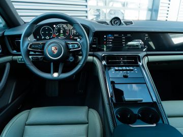 Porsche Panamera - 11