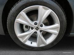 SEAT Leon 1.5 TSI FR Fahrass LED Navi Rfk Sitzhzg ACC SEAT Leon 1.5 TSI FR Fahrass LED Navi Rfk Sitzhzg ACC