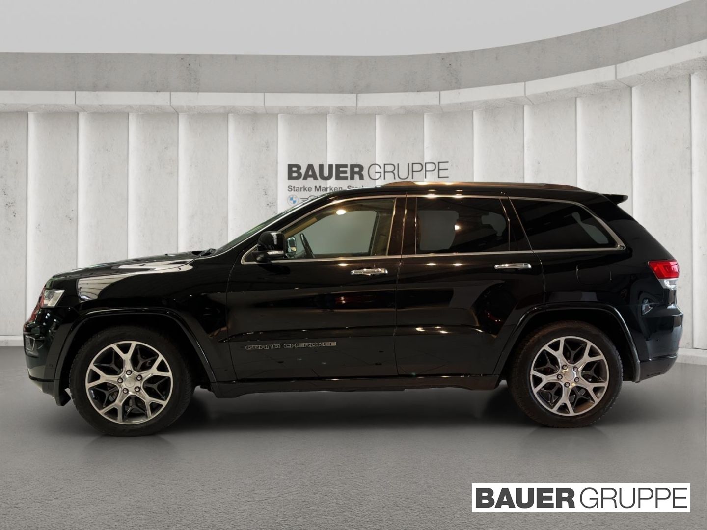 Jeep Grand Cherokee 3.0 CRD Overland AHK Panorama Mem imagem 3