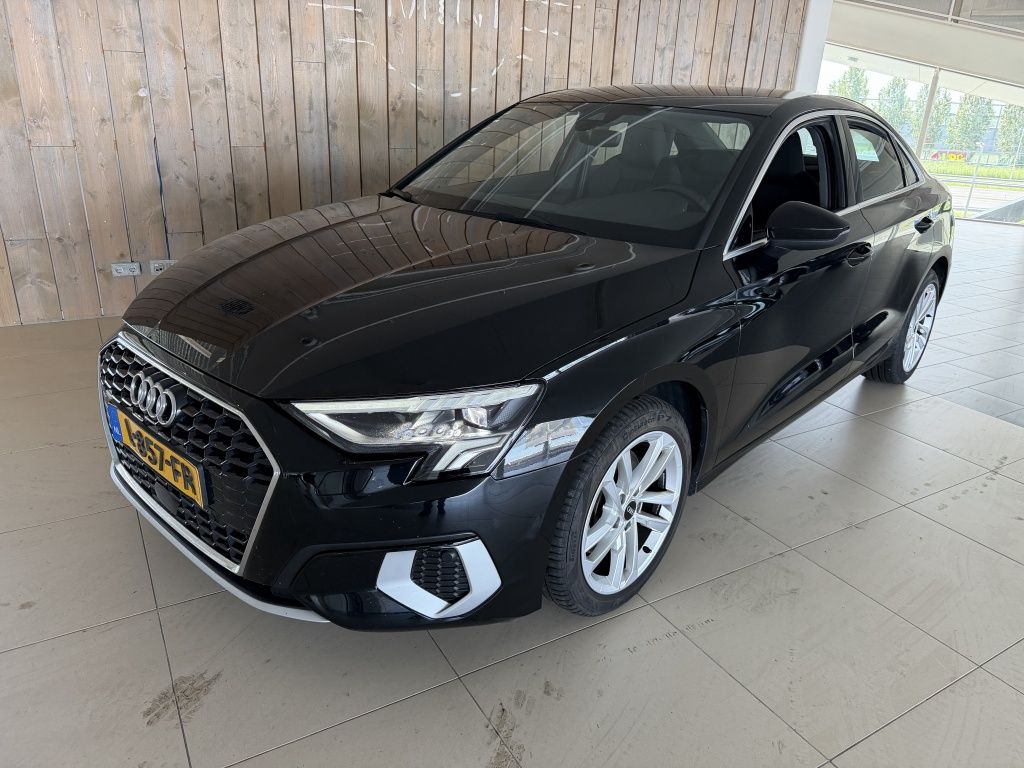 Audi A3 Limousine 30 TFSI Business edition