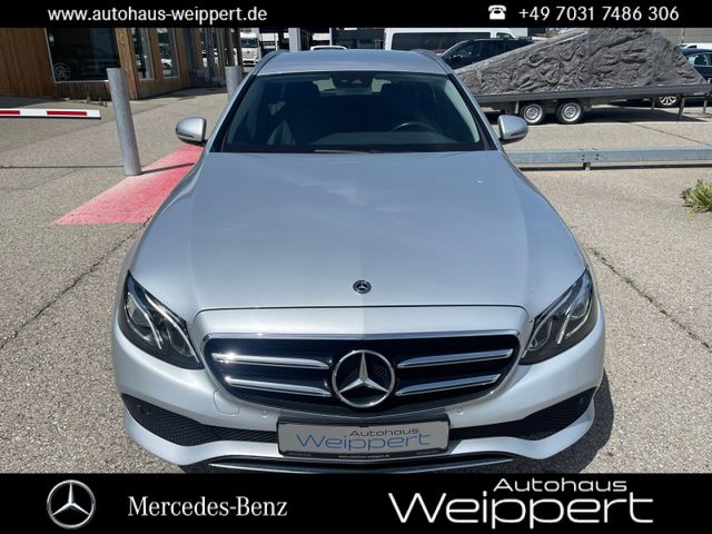 Mercedes-Benz E 220 T d COM PTS KAM SPURPAKET SZHZ AVANTGARDE