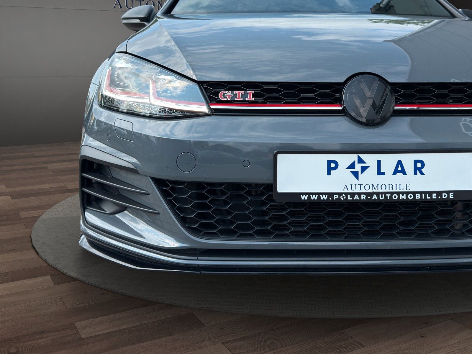 Fahrzeugabbildung Volkswagen Golf VII Lim. GTI TCR *Pano*Kamera*Carplay*ACC