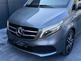 Mercedes-Benz V 300 Edition lang LED NAVI DISTRONIC 6 SITZE - Mercedes-Benz V 300 mit Diesel-Antrieb: Automatik