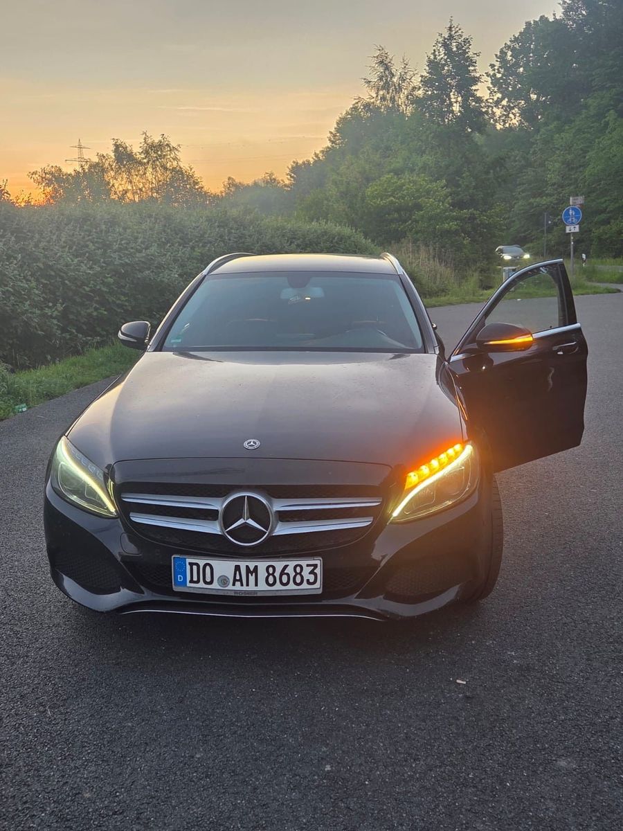MERCEDES-BENZ C 220