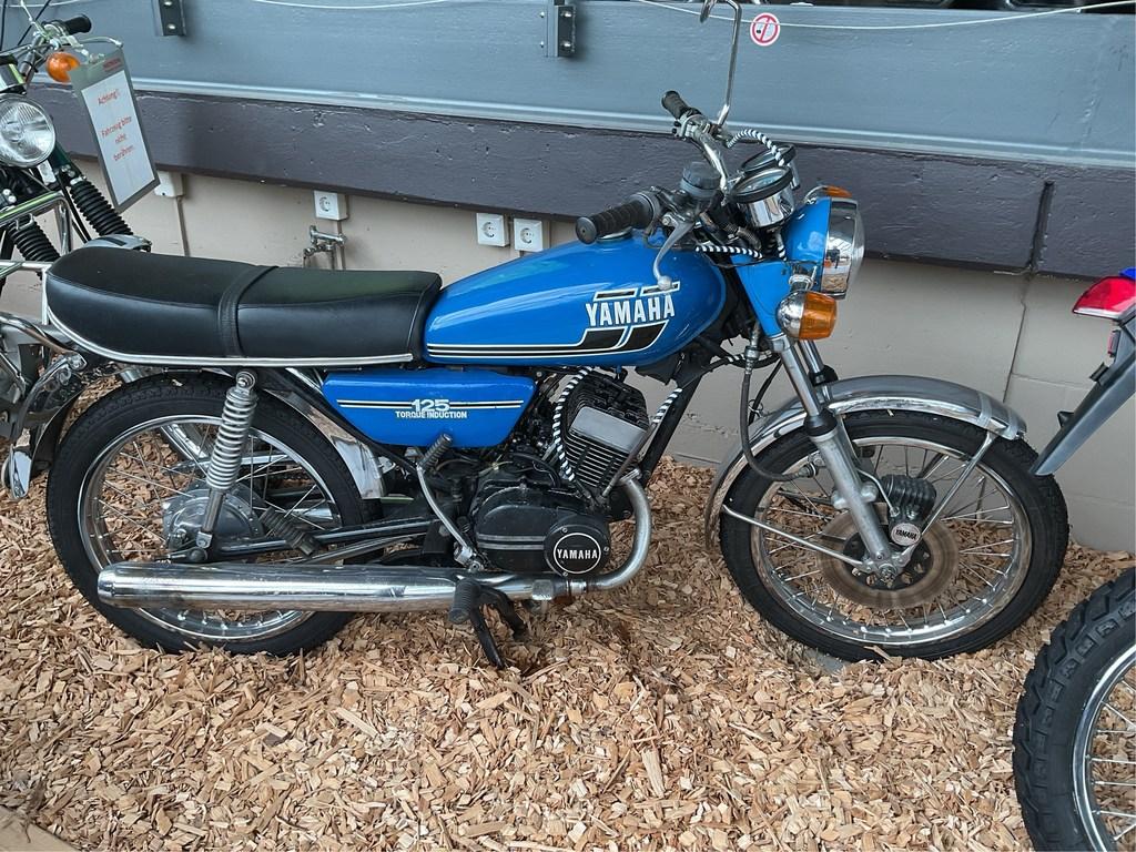 Yamaha RD125 DX 