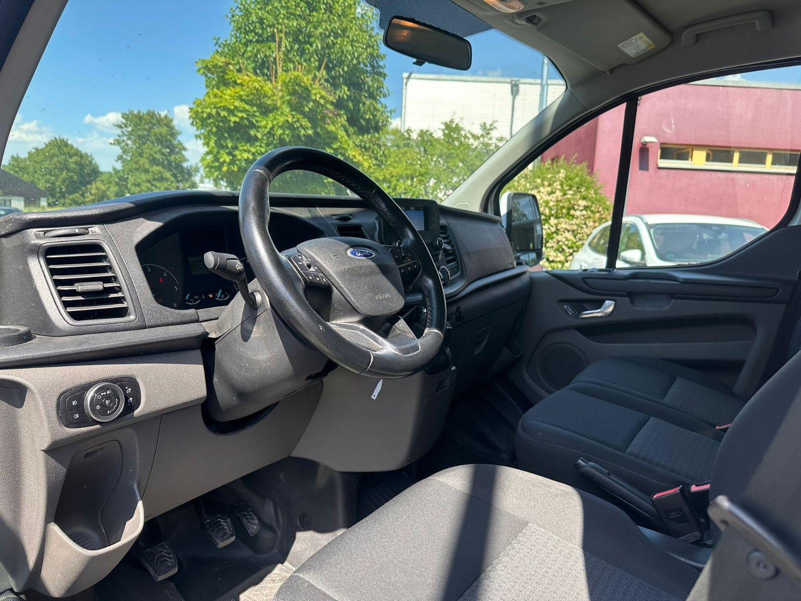 Fahrzeugabbildung Ford Ford Transit Custom 320 L2H2 Trend*TEMPO*SH*AHK*