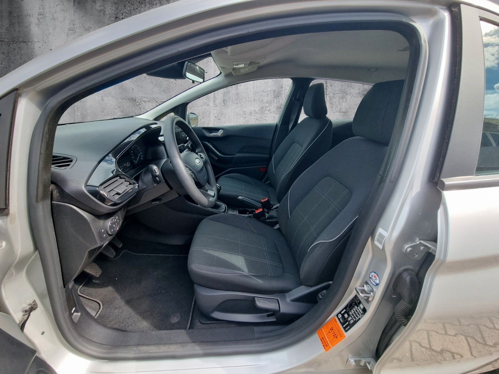 Fahrzeugabbildung Ford Fiesta Cool & Connect
