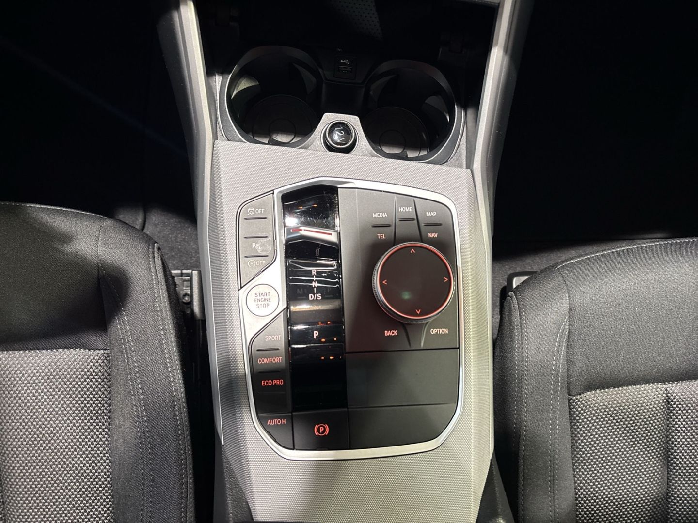 BMW 320 i Touring Sport-Aut.+LED+DAB+PDC+DIGITAL COC foto 16