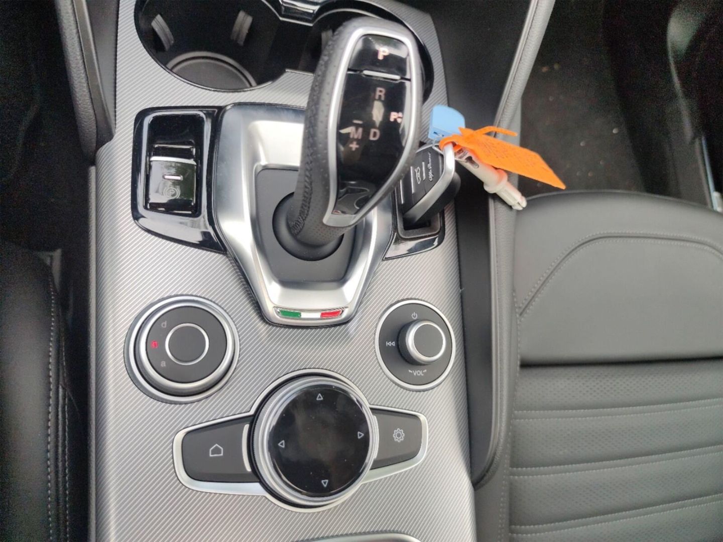 Fahrzeugabbildung Alfa Romeo Giulia 2.0 Turbo16V Q4 Veloce +PANO+HARMAN&KARDO