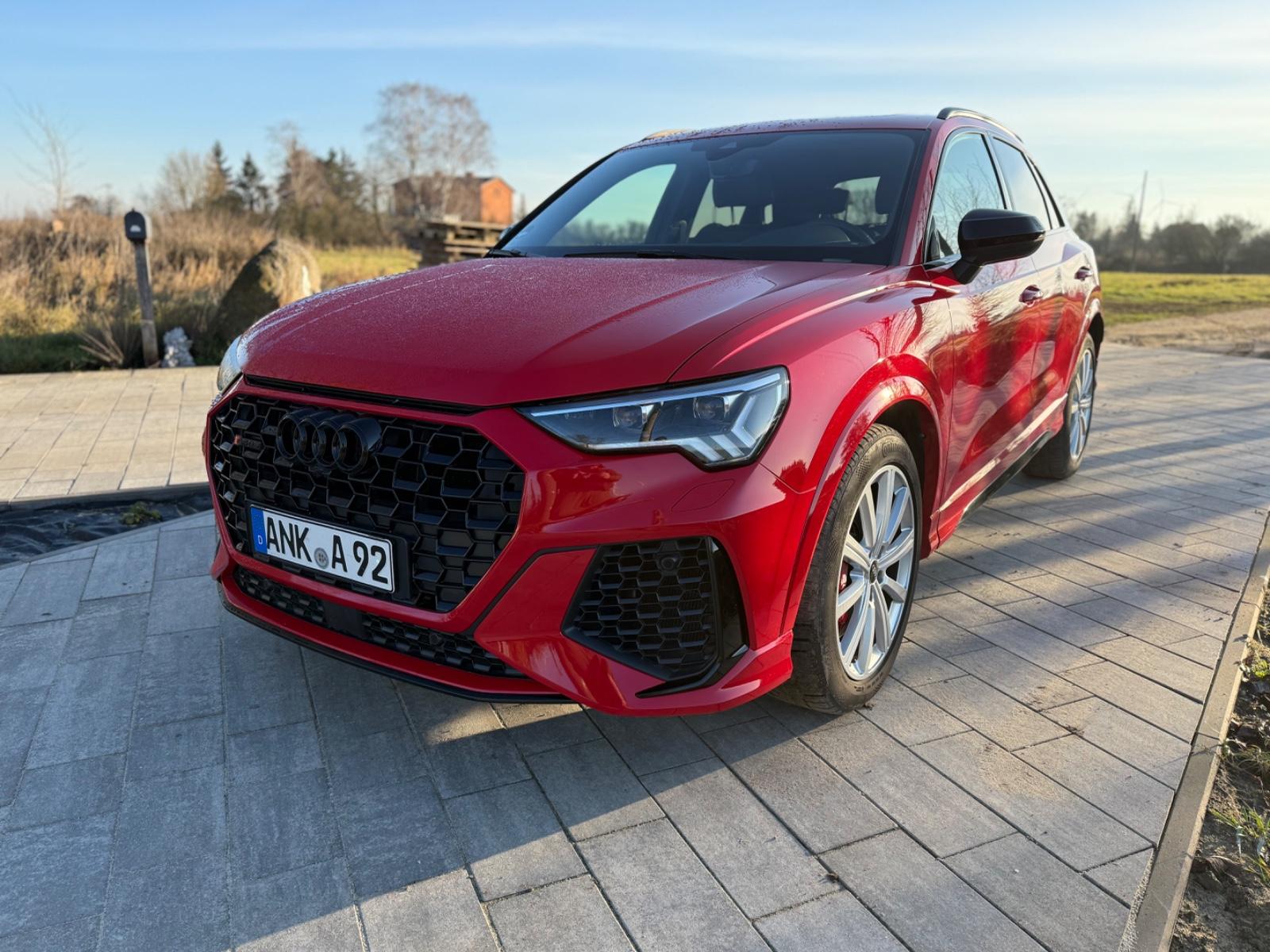 Audi RSQ3 2.5 TFSI Quattro 1.Hand Garantie 02.2027