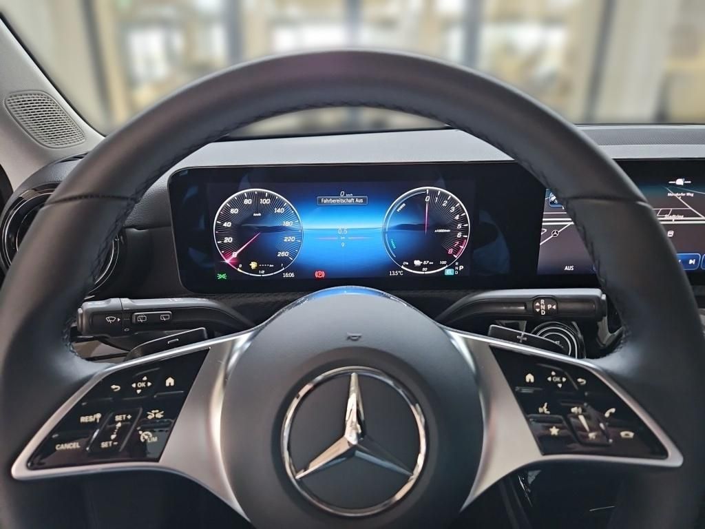 Fahrzeugabbildung Mercedes-Benz A 250 e Kompaktlimousine +ADVANCED+PT+TOTWINKEL+