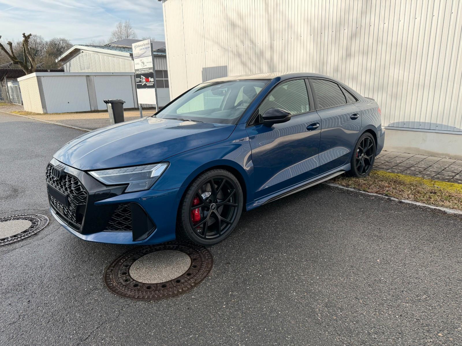 Audi RS3 2.5 TFSI S tronic quattro Limousine