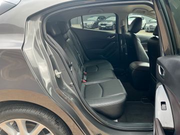Fahrzeugabbildung Mazda 3 SkyactivG 120 Sports-Line Navi Bose LHZ HeadUp