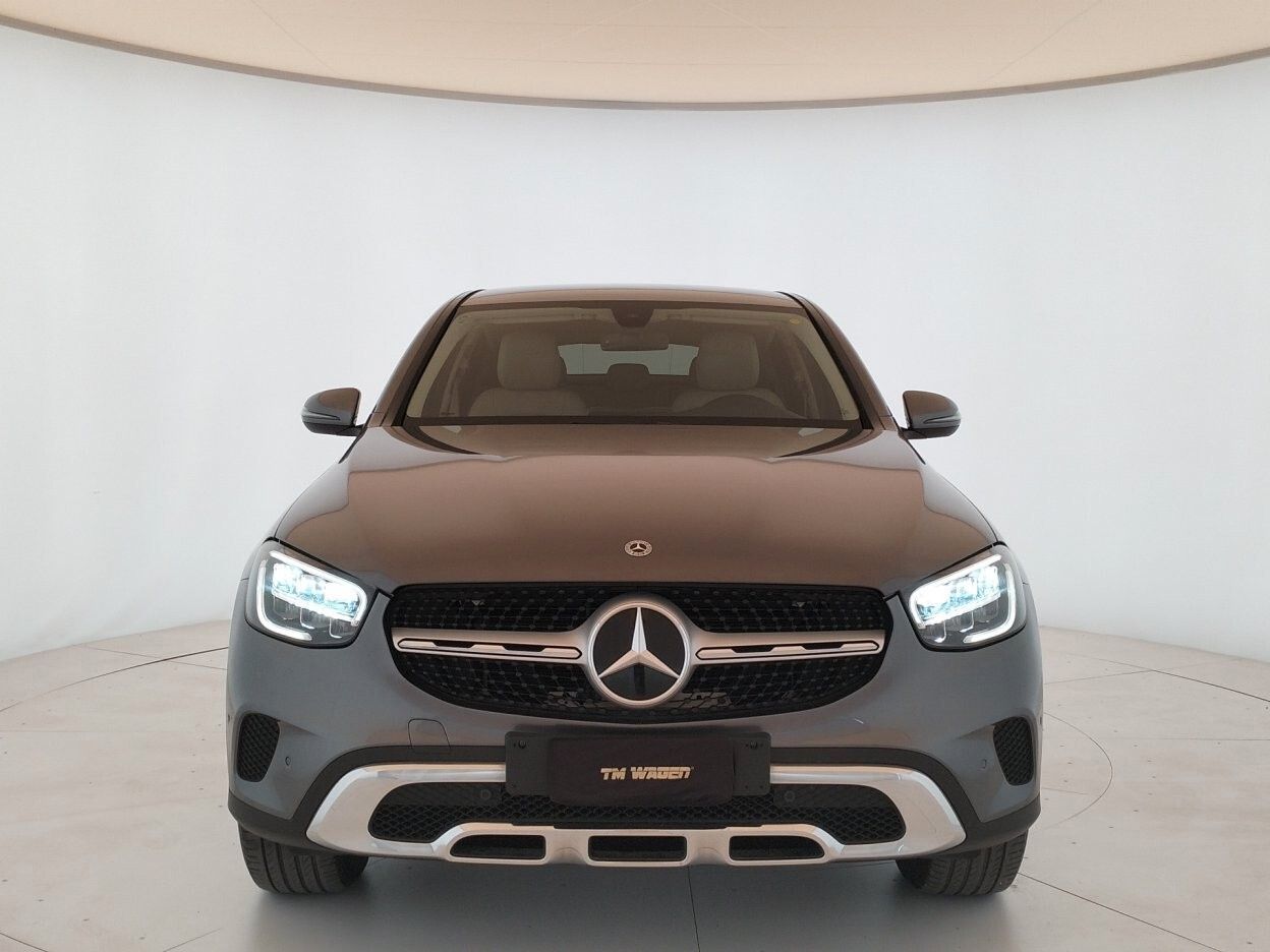 Mercedes-Benz GLC 300 Coupe de phev (eq-power) E imagem 2