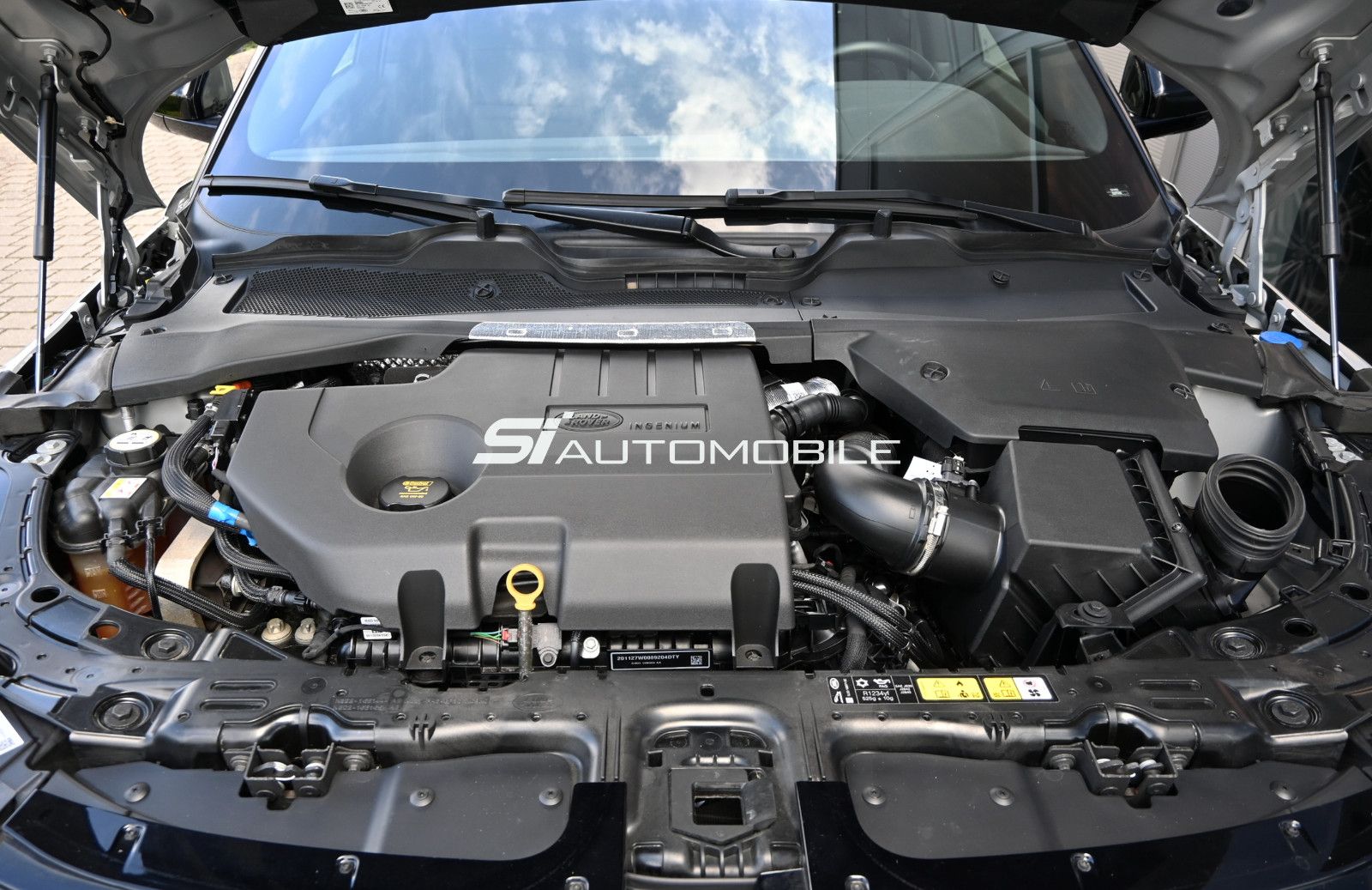 Fahrzeugabbildung Land Rover Range Rover Evoque D165 Nolita Edition °AHK°STHZ